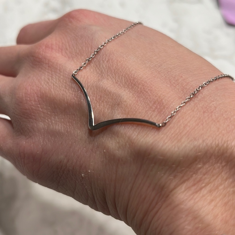 Silver “V” necklace